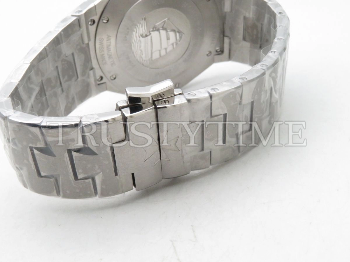 Копия часов Vacheron Constantin Overseas Automatic 42mm 47040/B01A-9093