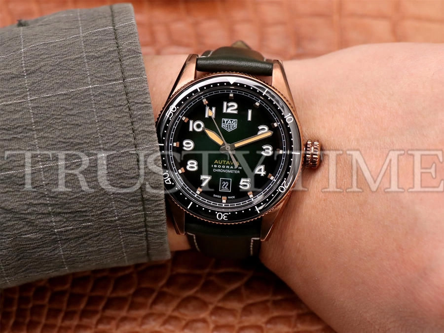 Копия часов Tag Heuer Autavia Isograph Calibre 5 42mm WBE5190.FC8268