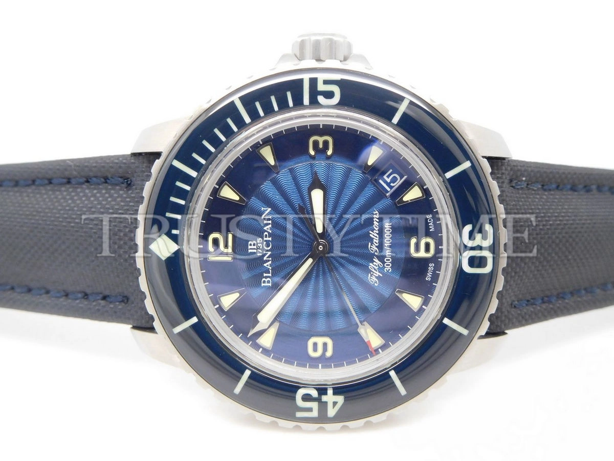 Копия часов Blancpain Fifty Fathoms 5015D-1140-52B