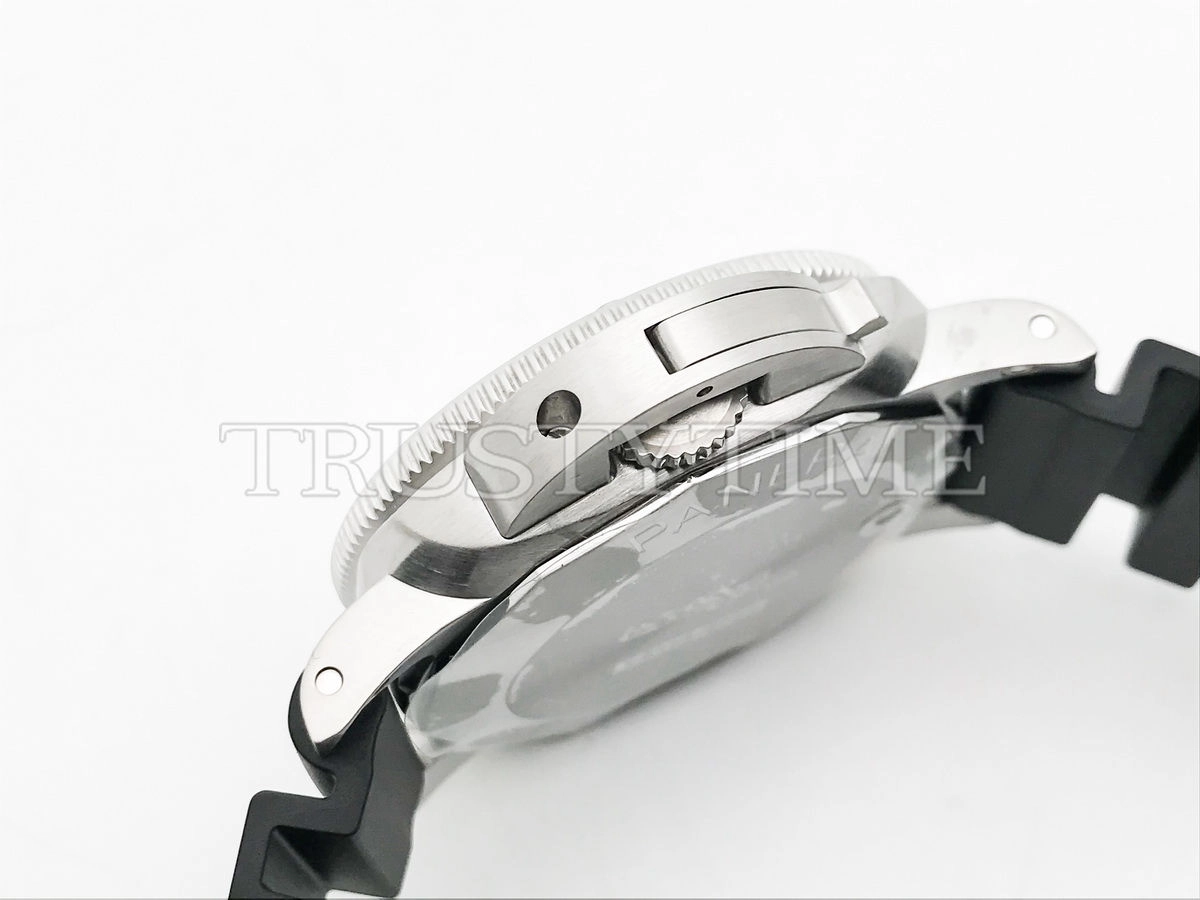 Копия часов Panerai Submersible Bianco 42mm PAM02223