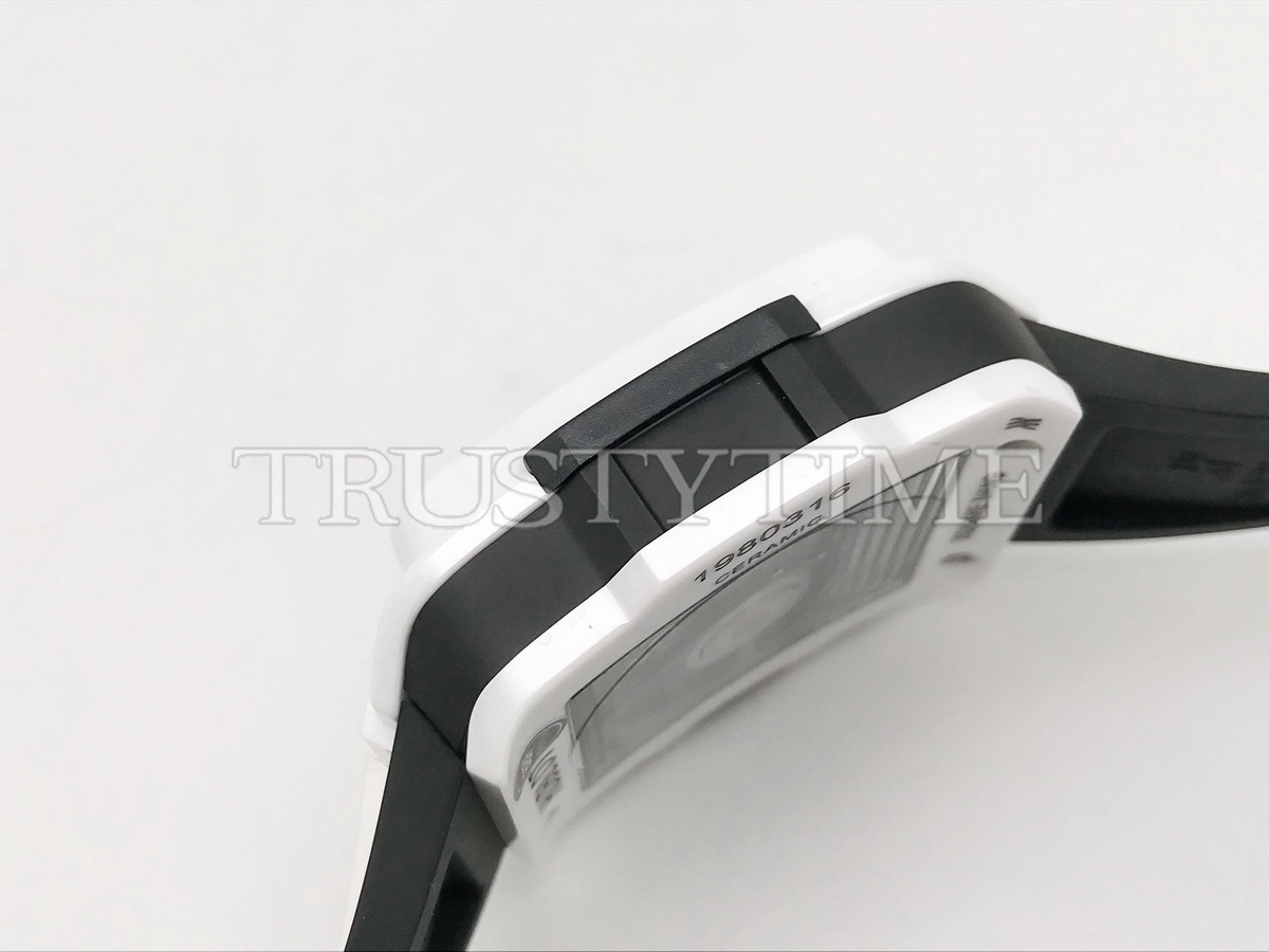 Копия часов Hublot Square Bang Unico White Ceramic 821.HX.0170.RX