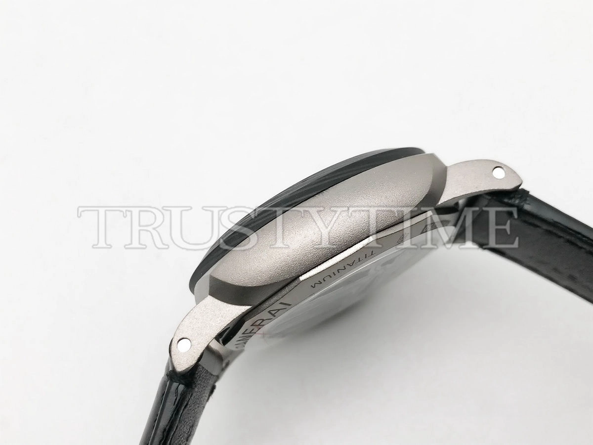 Копия часов Panerai Luminor Luna Rossa GMT 42mm PAM01096
