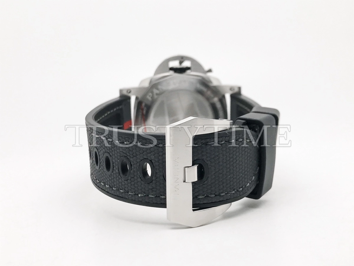 Копия часов Panerai Submersible QuarantaQuattro Luna Rossa 44mm PAM01681
