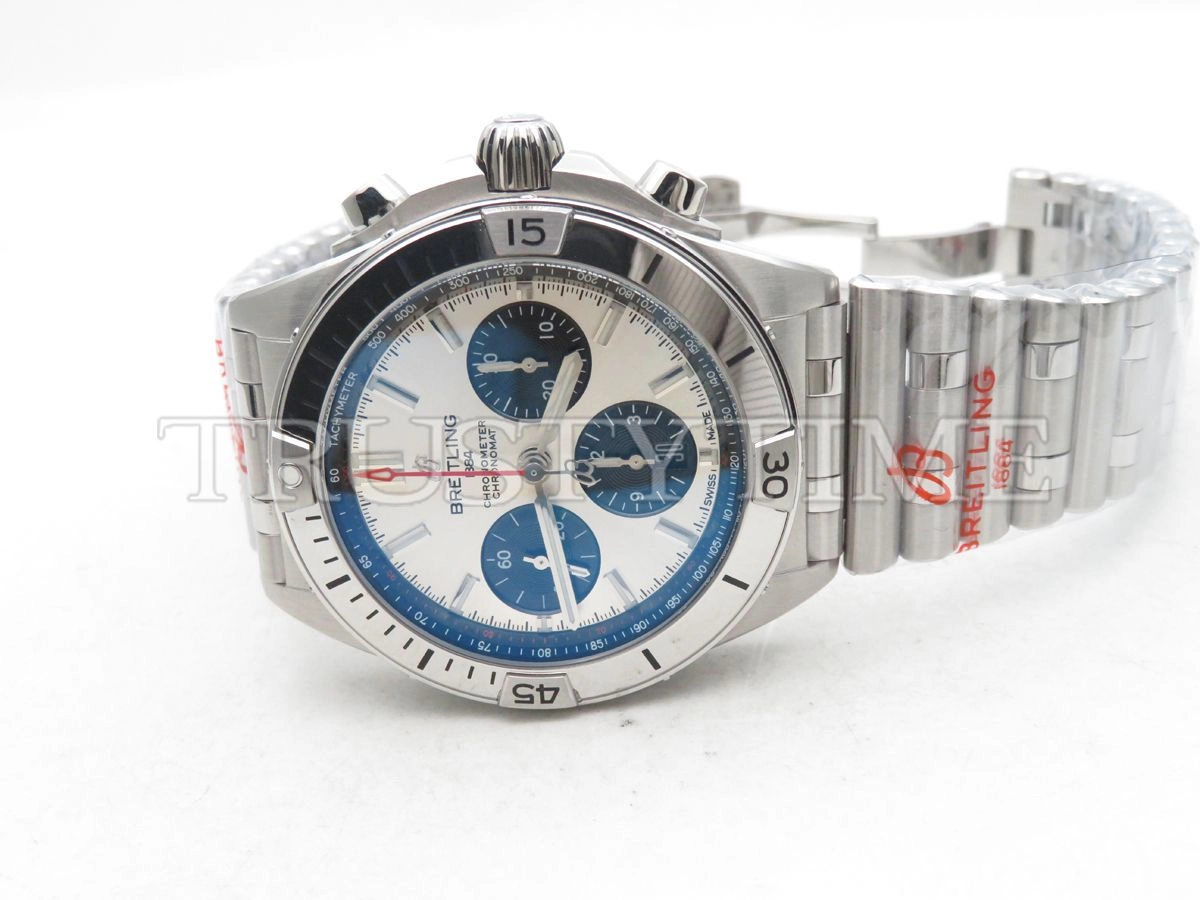 Копия часов Breitling Chronomat B01 42 AB0134101G1A1