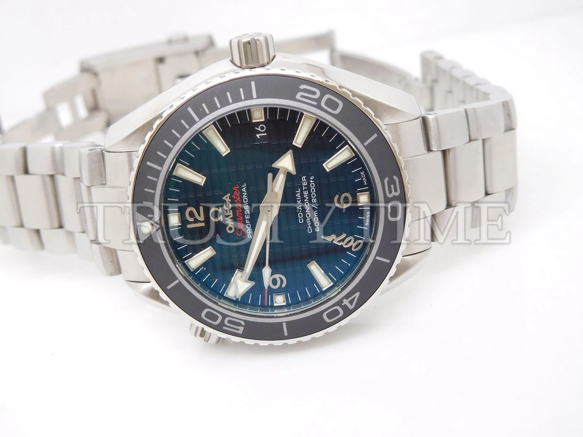 Копия часов Omega Seamaster Planet Ocean 600m Omega Co‑Axial Skyfall 007 42 mm 232.30.42.21.01.004