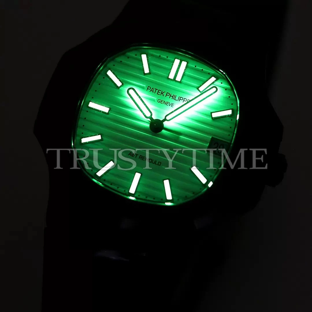 Копия часов Patek Philippe Nautilus 40mm AET Remould Ceramic Tiffany 5711