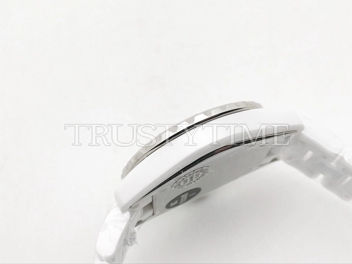 Копия часов Chanel J-12 White Phantom 38 H3443