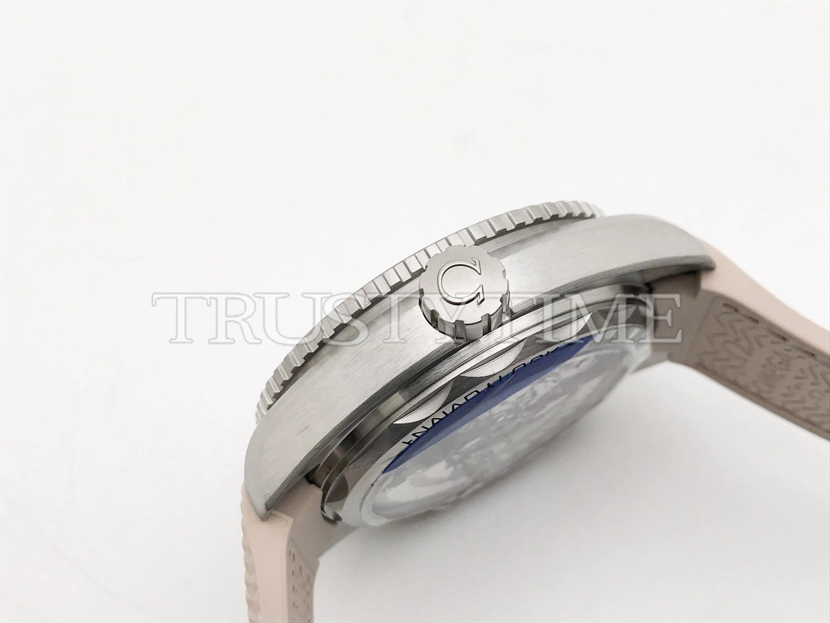 Копия часов Omega Seamaster Planet Ocean 600m 43,5mm 215.32.44.21.09