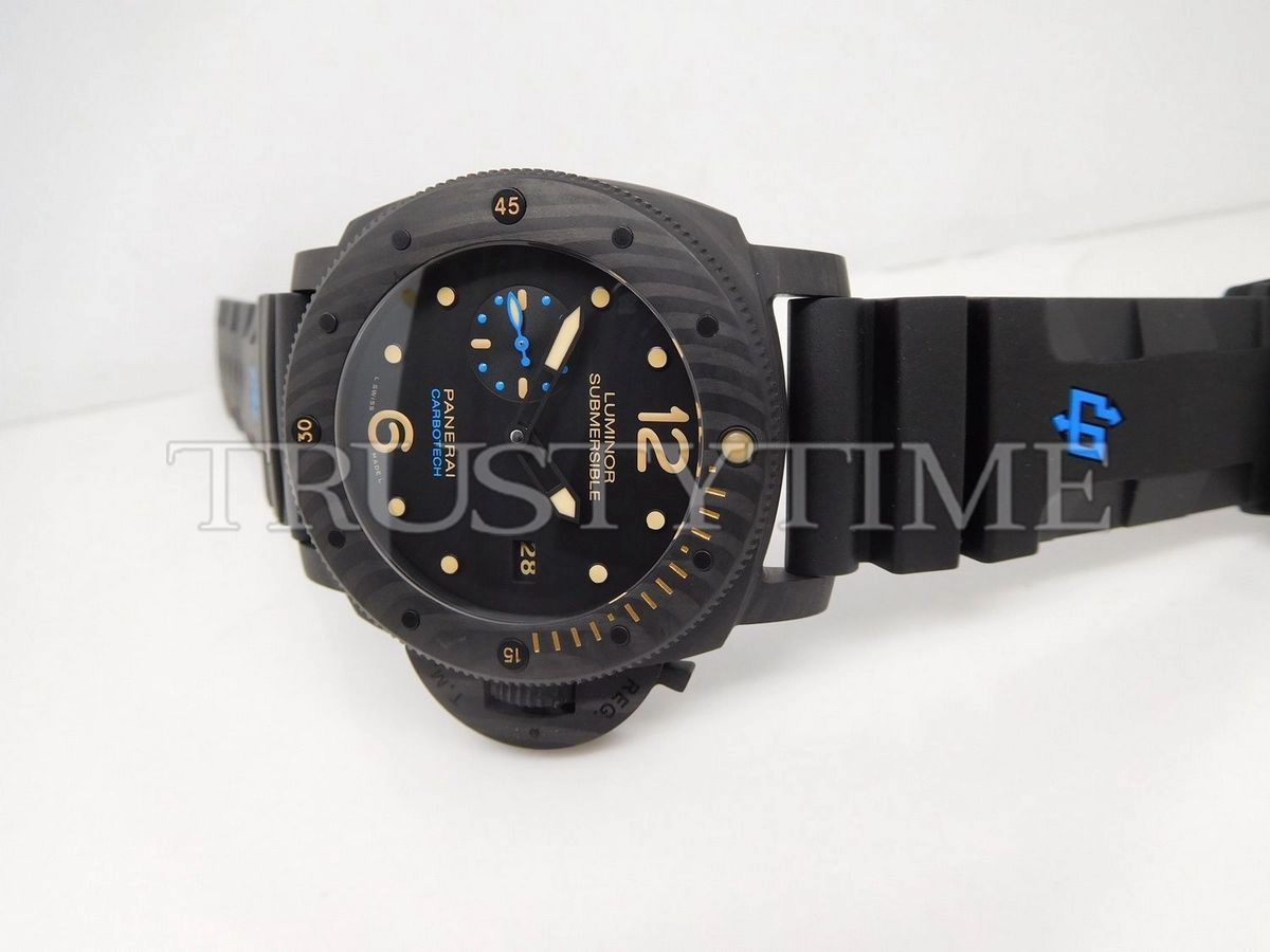 Копия часов Panerai Luminor Submersible 3 Days Automatic Carbotech 47mm PAM00616