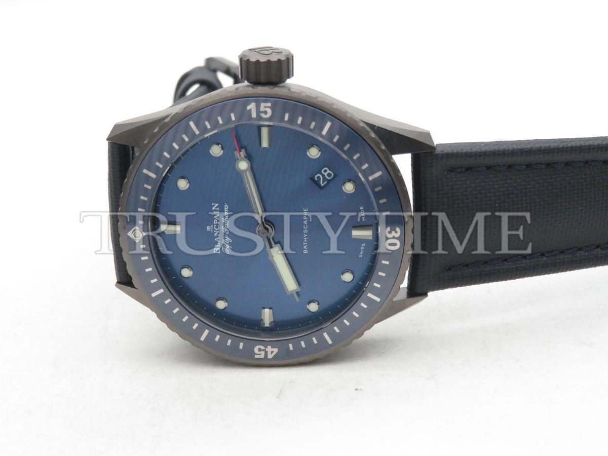 Копия часов Blancpain Fifty Fathoms Bathyscaphe 5000-0240-O52A