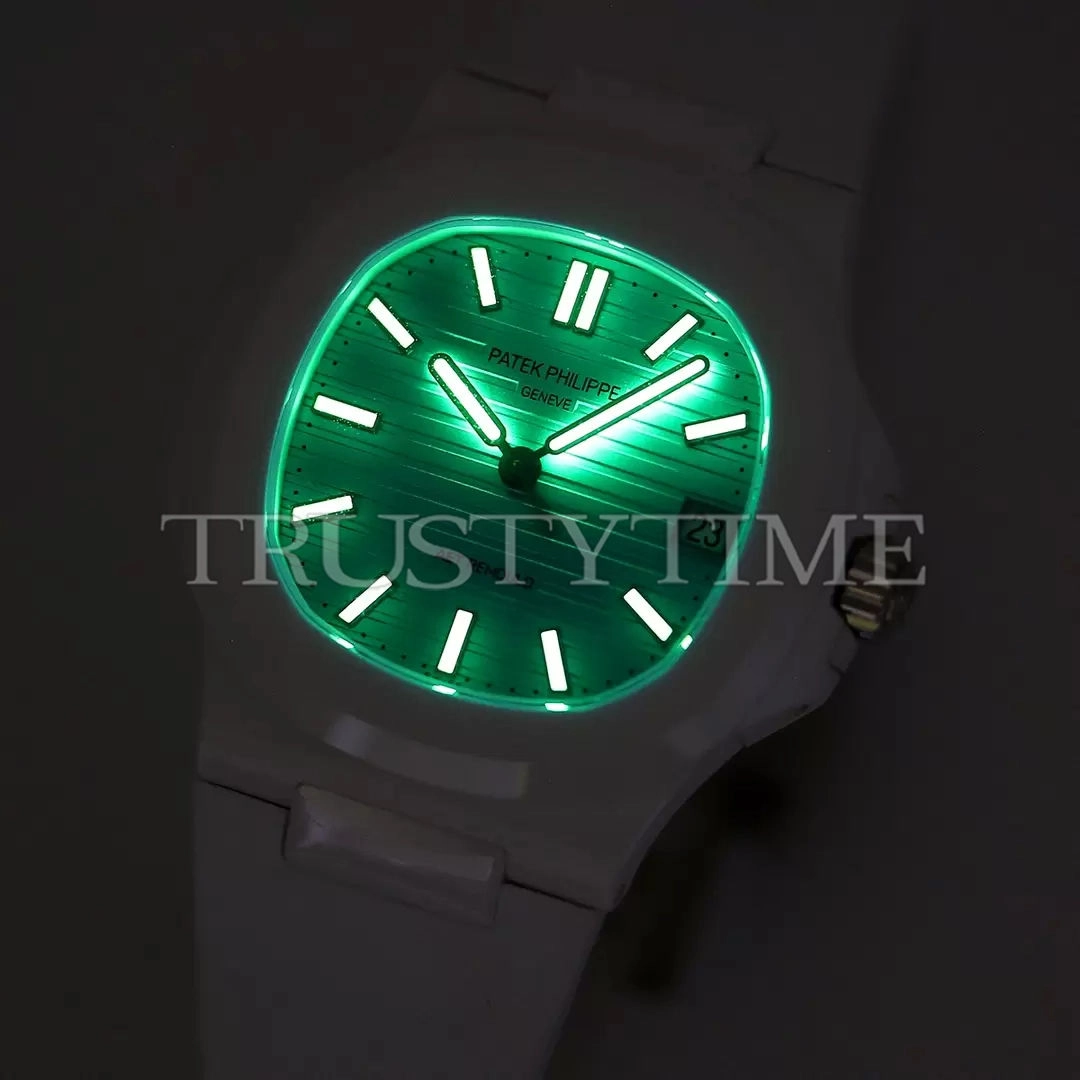 Копия часов Patek Philippe Nautilus 40mm AET Remould Ceramic Tiffany 5711