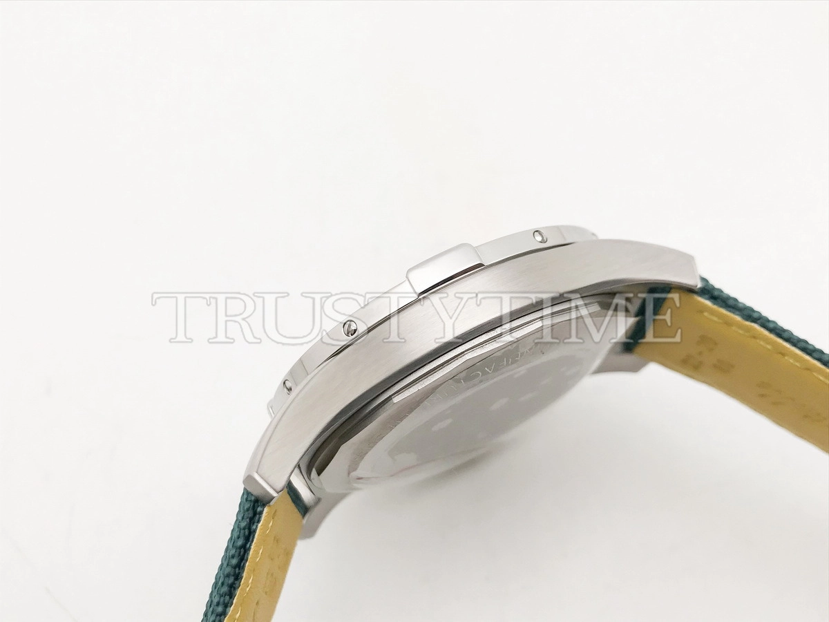Копия часов Breitling Aneger Automatic 42 A17328101L1X1
