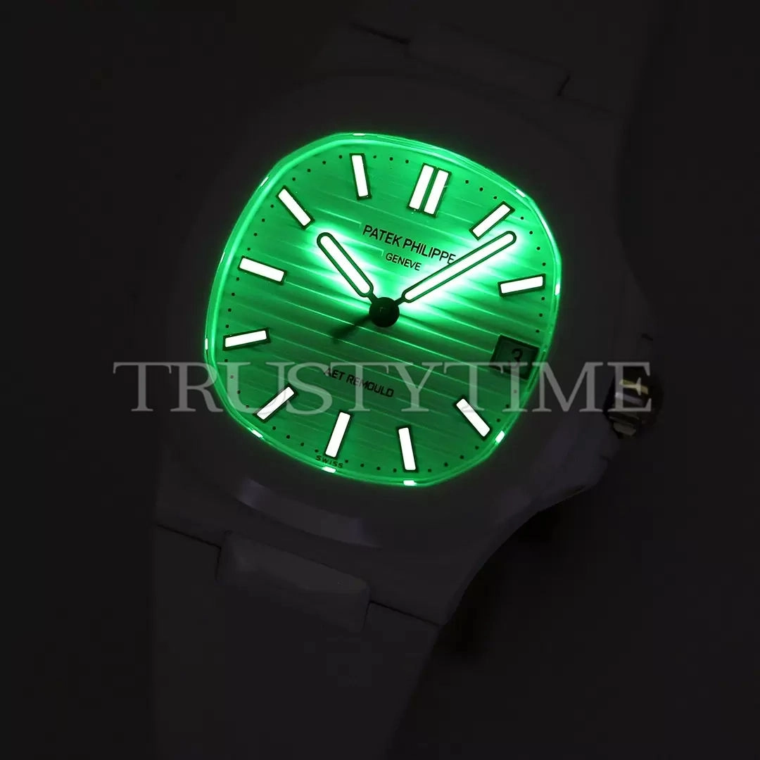 Копия часов Patek Philippe Nautilus 40mm AET Remould Ceramic Tiffany 5711