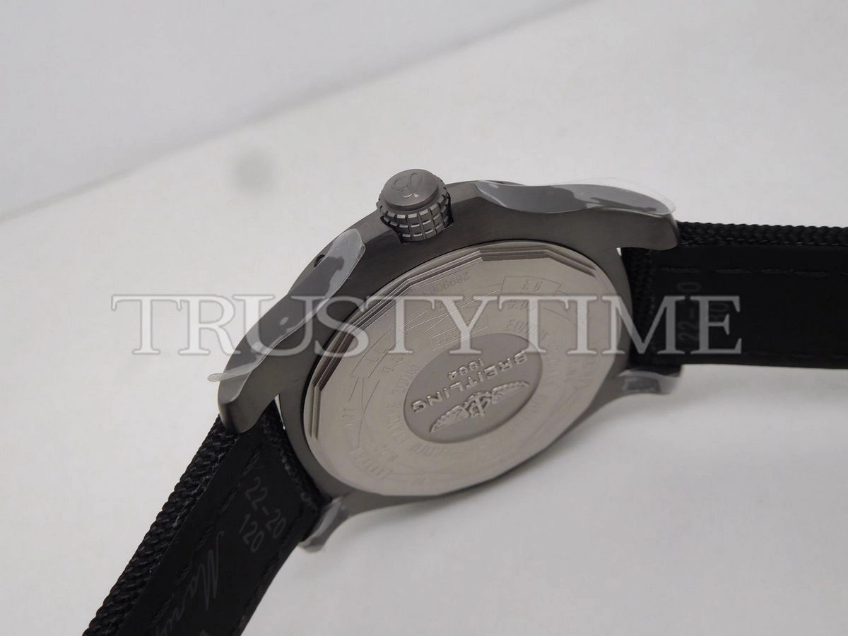 Копия часов Breitling Avenger BlackBird 44 V17311101B1W1