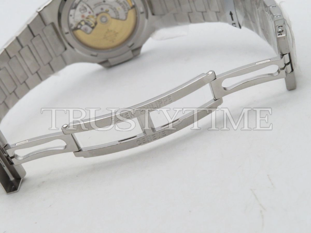 Копия часов Patek Philippe Nautilus 40mm 5711/1A-010