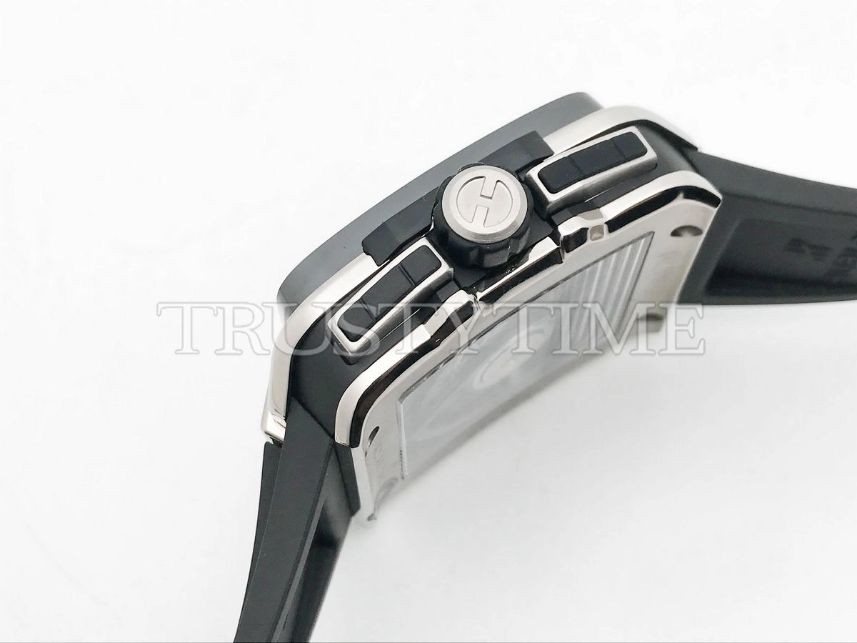 Копия часов Hublot Square Bang Unico Titanium Ceramic 821.NM.0170.RX