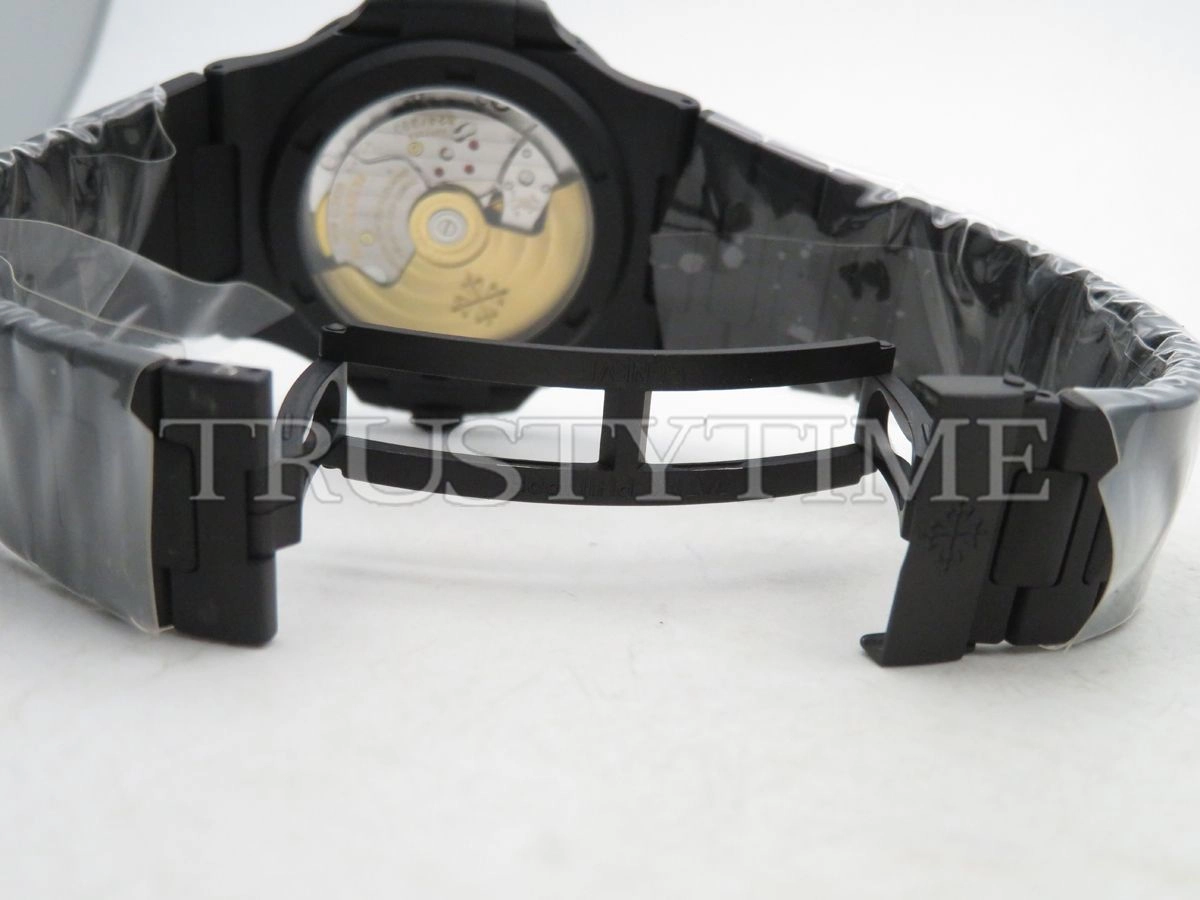 Копия часов Patek Philippe Nautilus MAD Paris Custom 40mm 5711