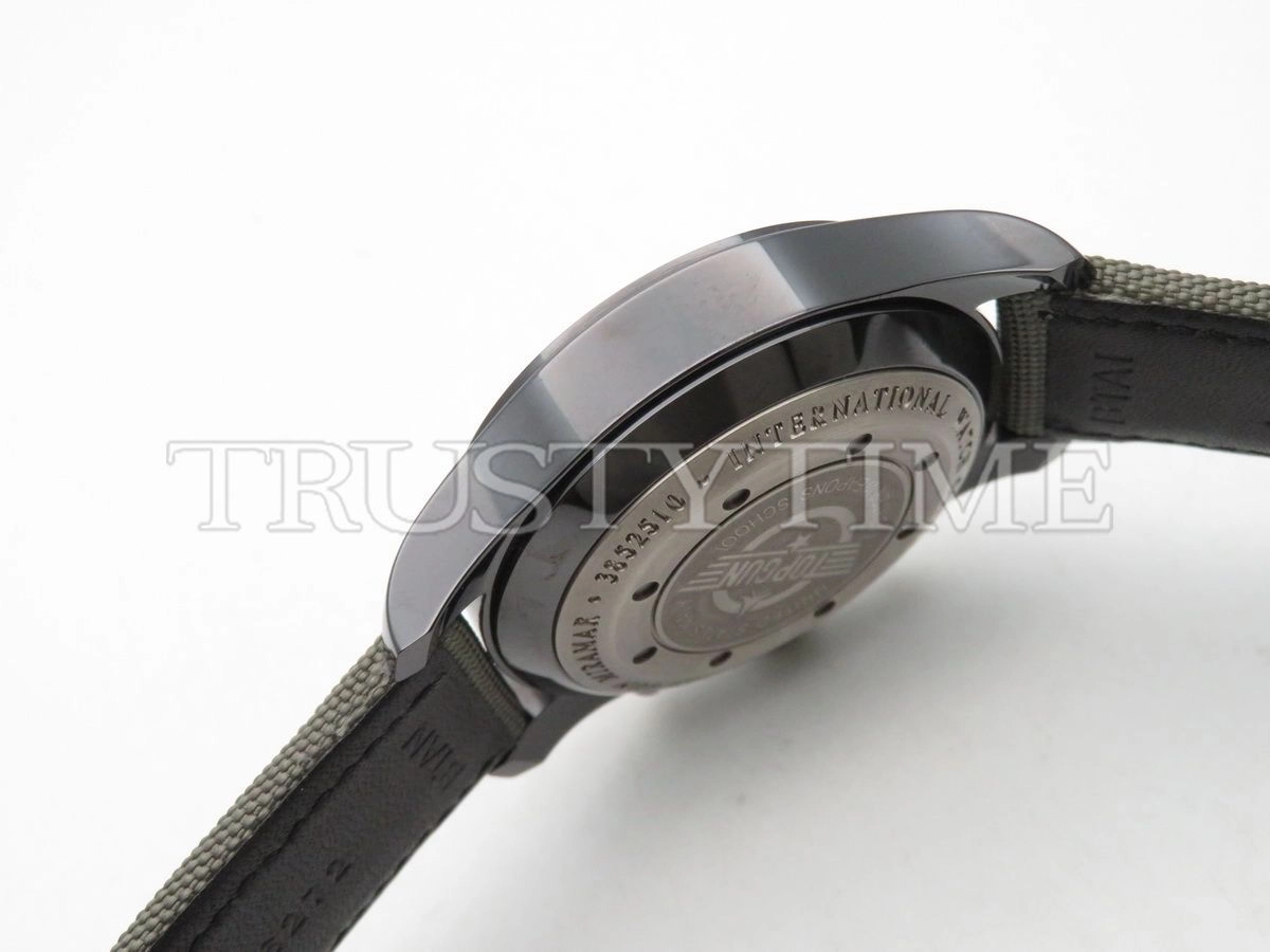 Копия часов IWC Pilot's Watch Chronograph Top Gun Miramar 44mm IW389002