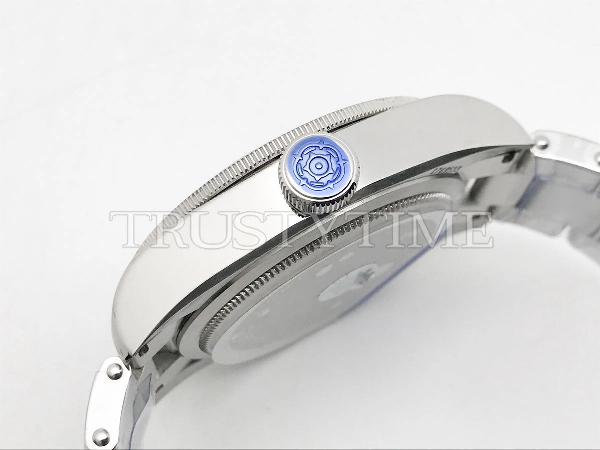 Копия часов Tudor Black Bay GMT S&G 41mm M79830RB-0010