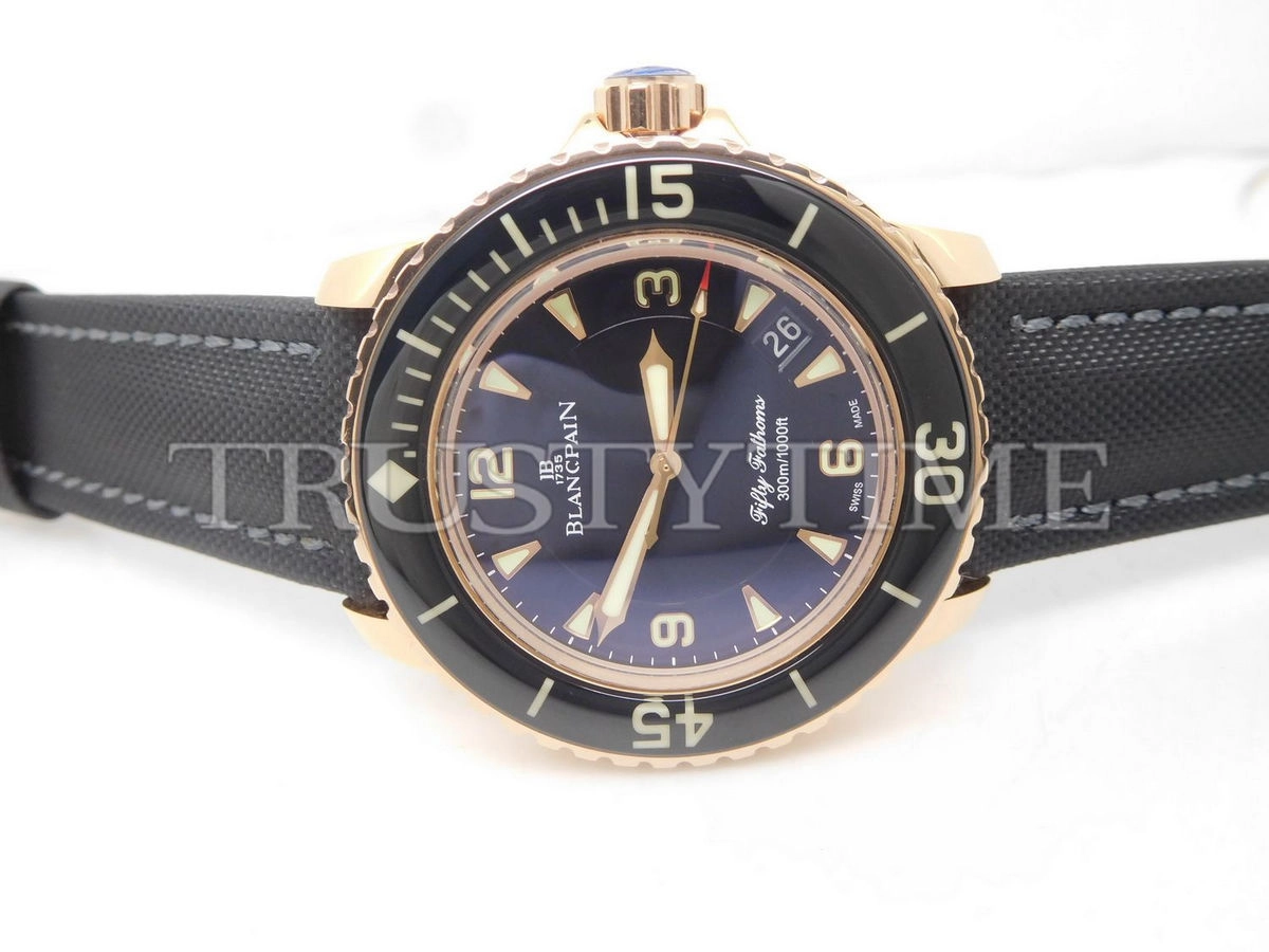 Копия часов Blancpain Fifty Fathoms 5015-3630-52A