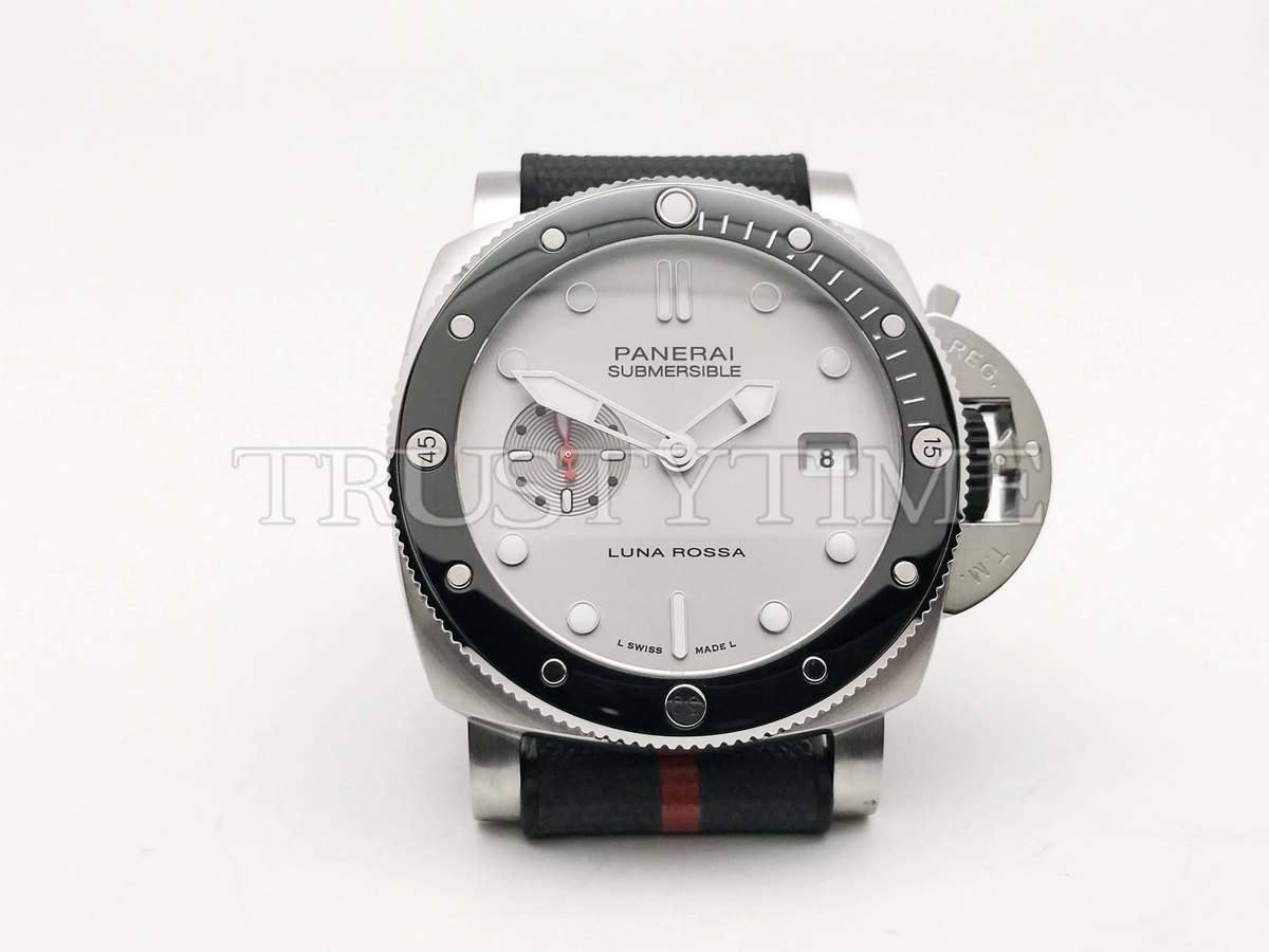 Копия часов Panerai Submersible QuarantaQuattro Luna Rossa 44mm PAM01681