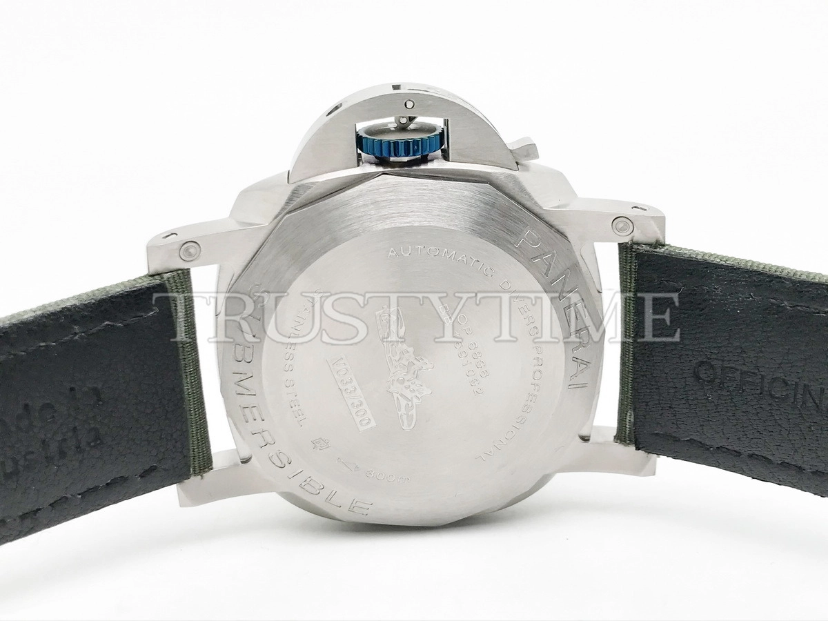 Копия часов Panerai Submersible QuarantaQuattro eSteel™ Verde Smeraldo 44mm PAM01287