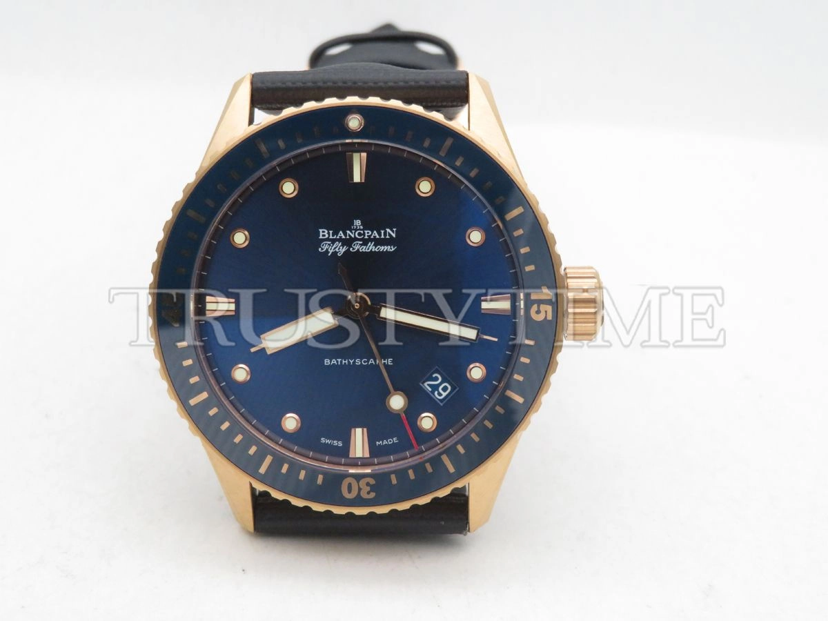 Копия часов Blancpain Fifty Fathoms Bathyscaphe 5000-36S40-O52A