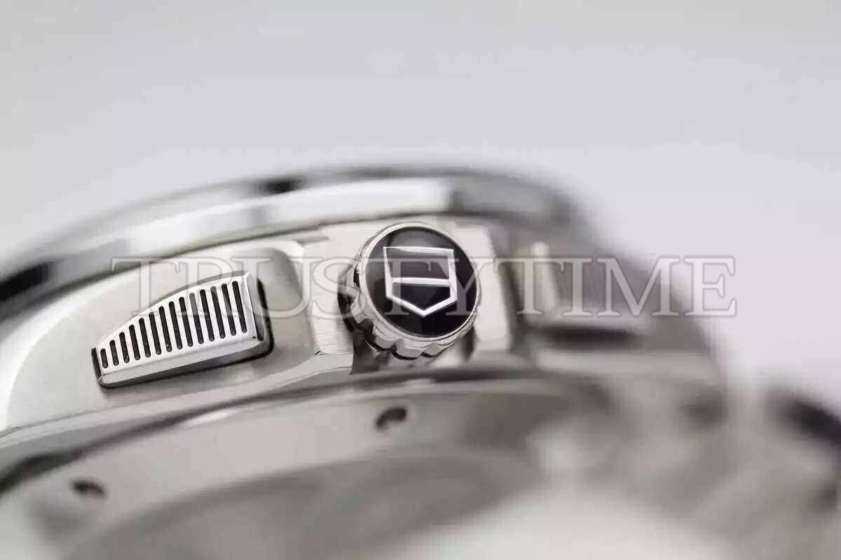 Копия часов Tag Heuer Grand Carrera Calibre 36 RS2 43mm CAV5115.BA0902