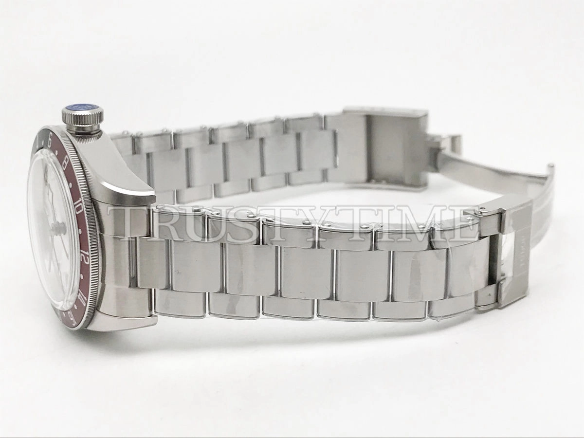 Копия часов Tudor Black Bay GMT S&G 41mm M79830RB-0010