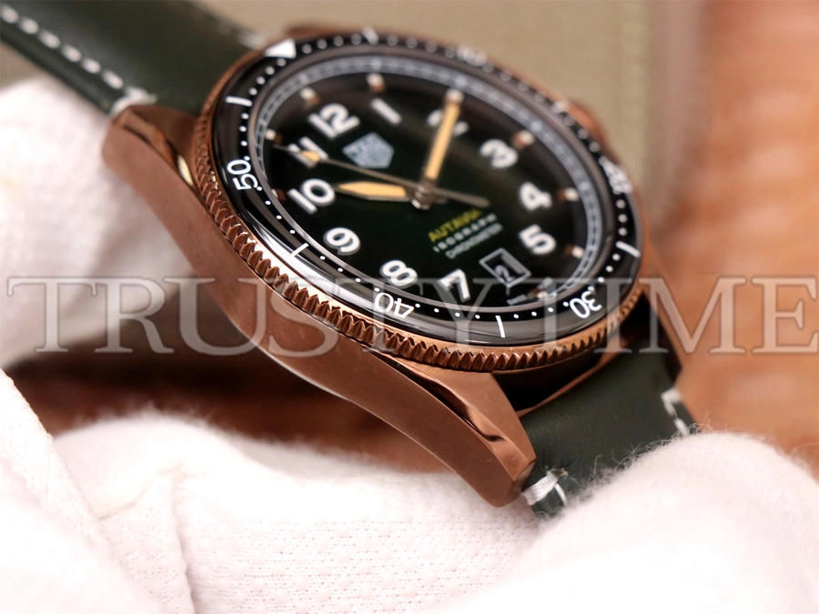 Копия часов Tag Heuer Autavia Isograph Calibre 5 42mm WBE5190.FC8268