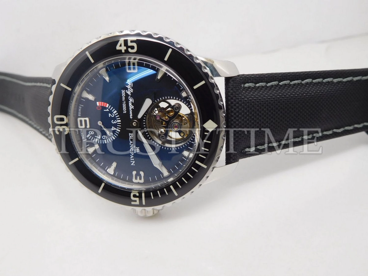 Копия часов Blancpain Fifty Fathoms Tourbillon 5025-1530-52A