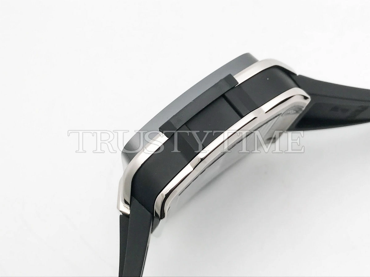 Копия часов Hublot Square Bang Unico Titanium Ceramic 821.NM.0170.RX