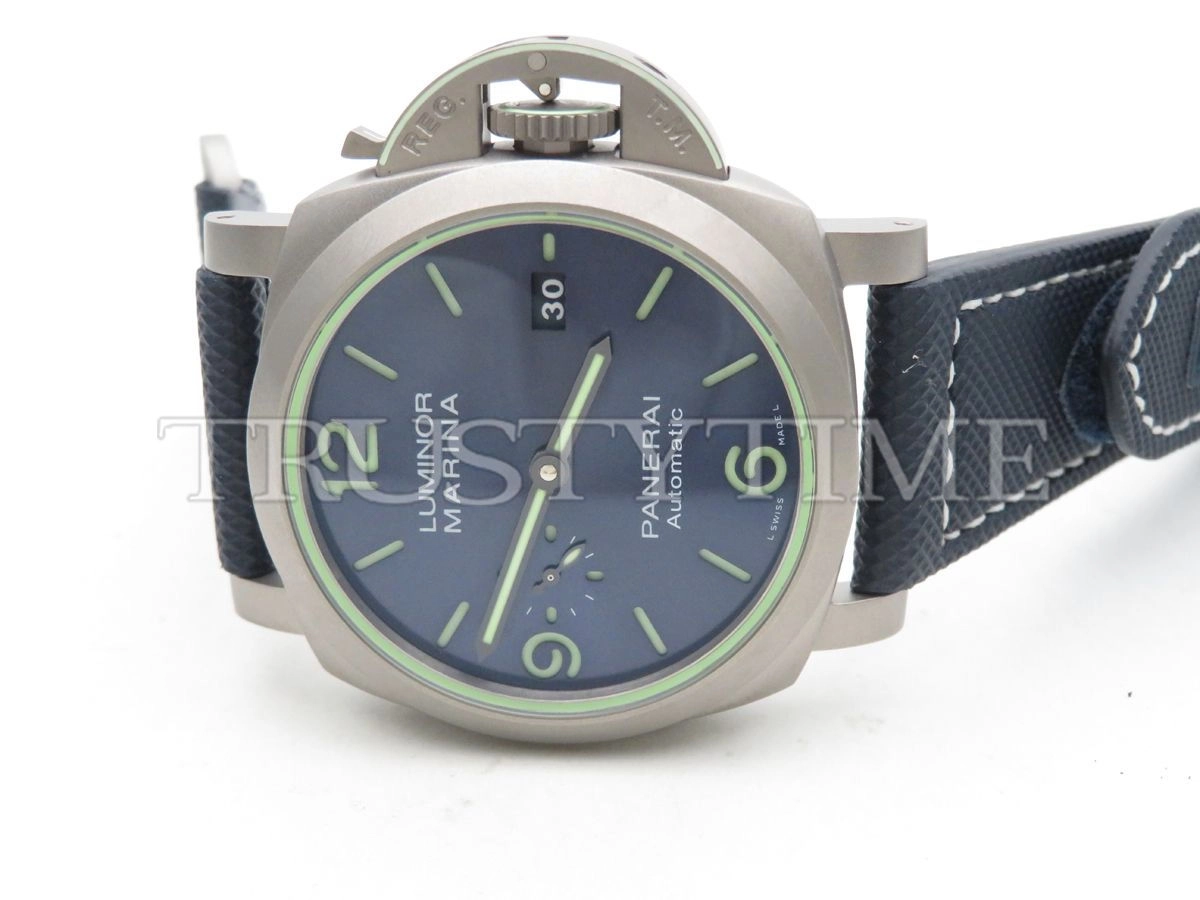 Копия часов Panerai Luminor 1950 3 Days Titanium 44mm PAM01117