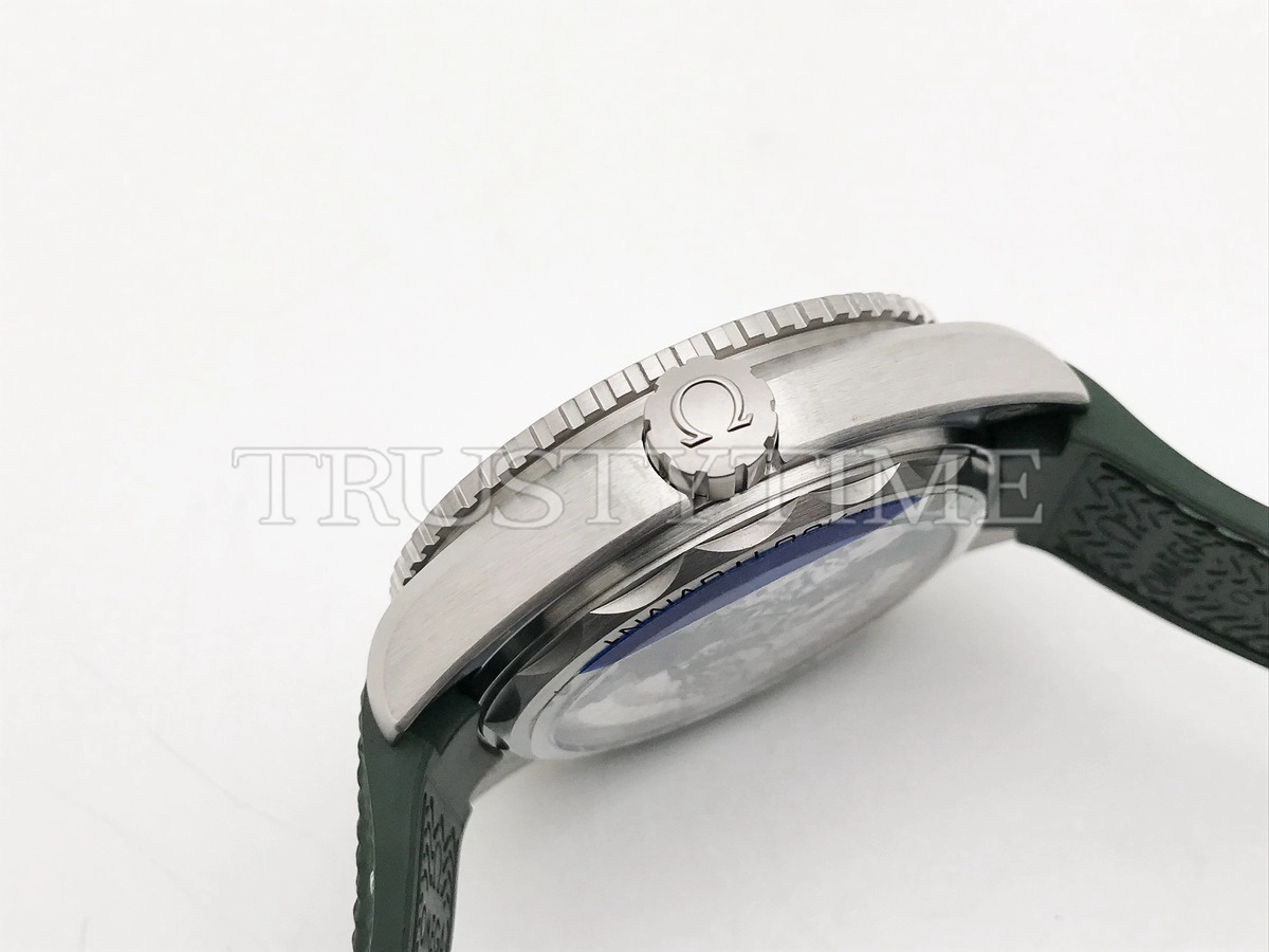 Копия часов Omega Seamaster Planet Ocean 600m 43,5mm 215.32.44.21.06