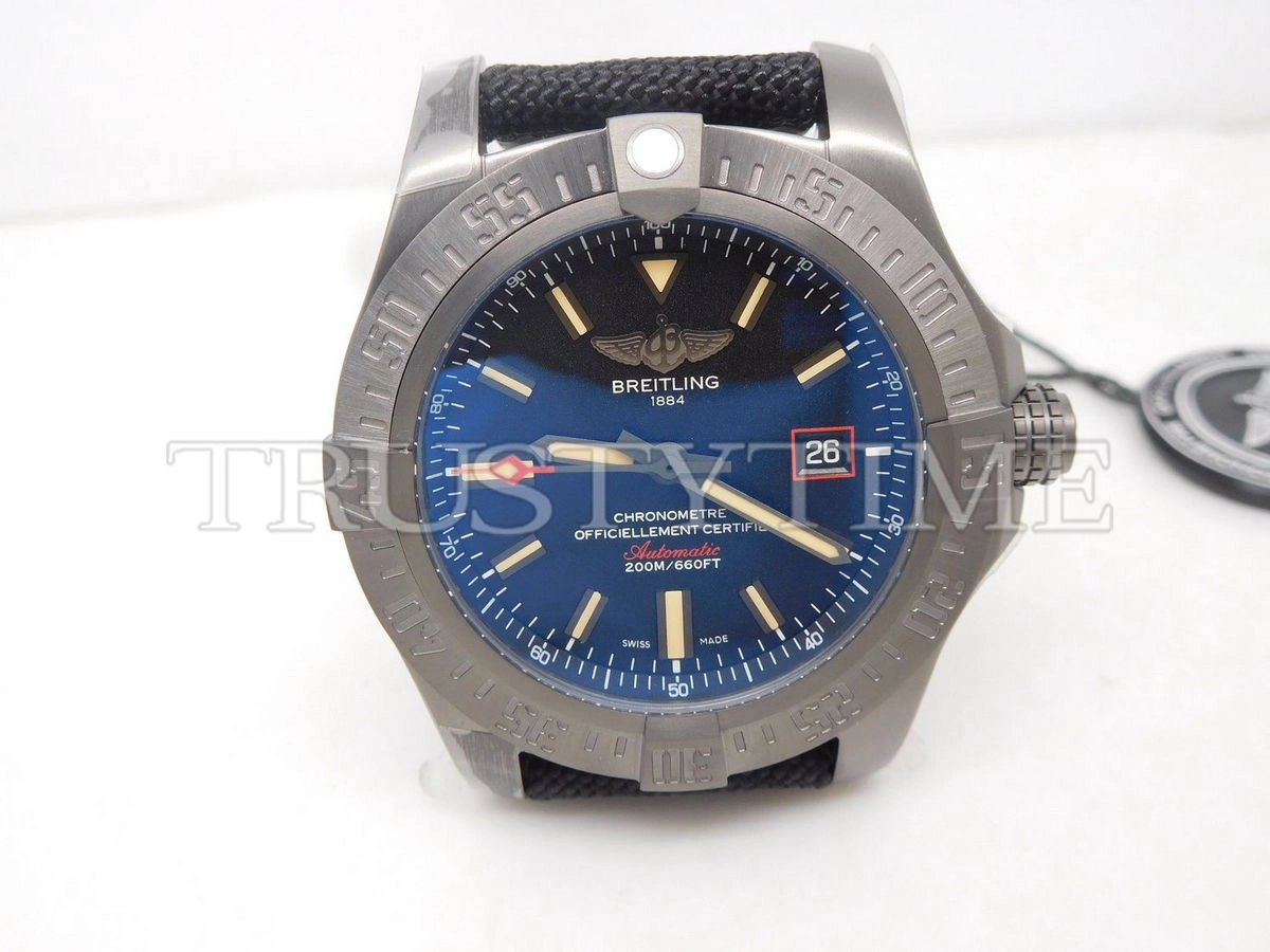 Копия часов Breitling Avenger BlackBird 44 V17311101B1W1