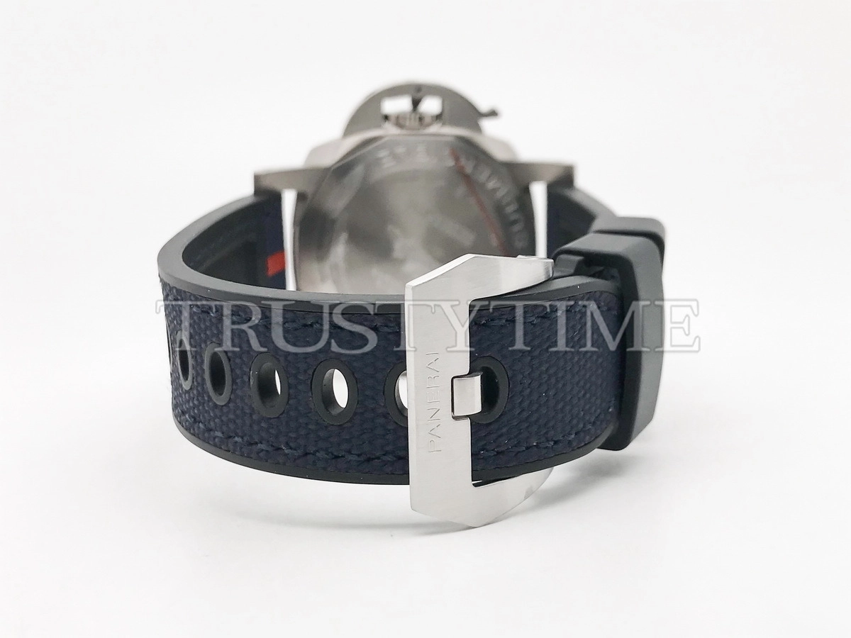 Копия часов Panerai Submersible GMT Luna Rossa Titanio 42mm PAM01507