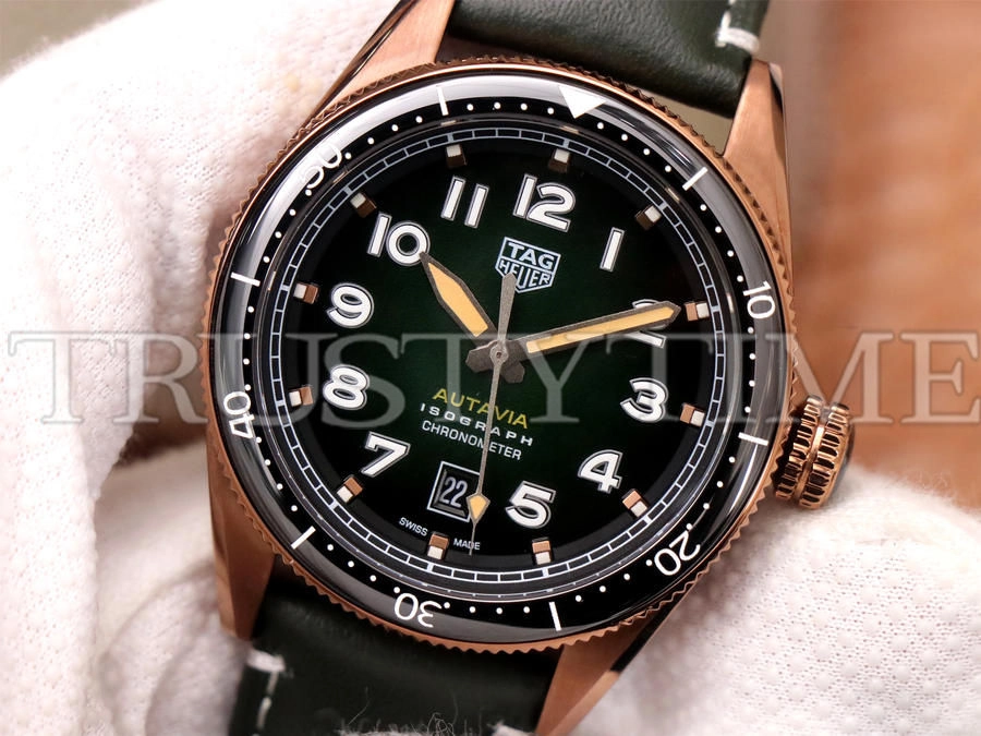 Копия часов Tag Heuer Autavia Isograph Calibre 5 42mm WBE5190.FC8268
