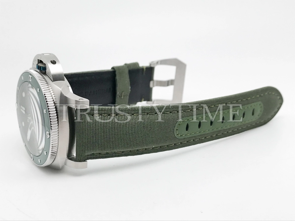 Копия часов Panerai Submersible QuarantaQuattro eSteel™ Verde Smeraldo 44mm PAM01287