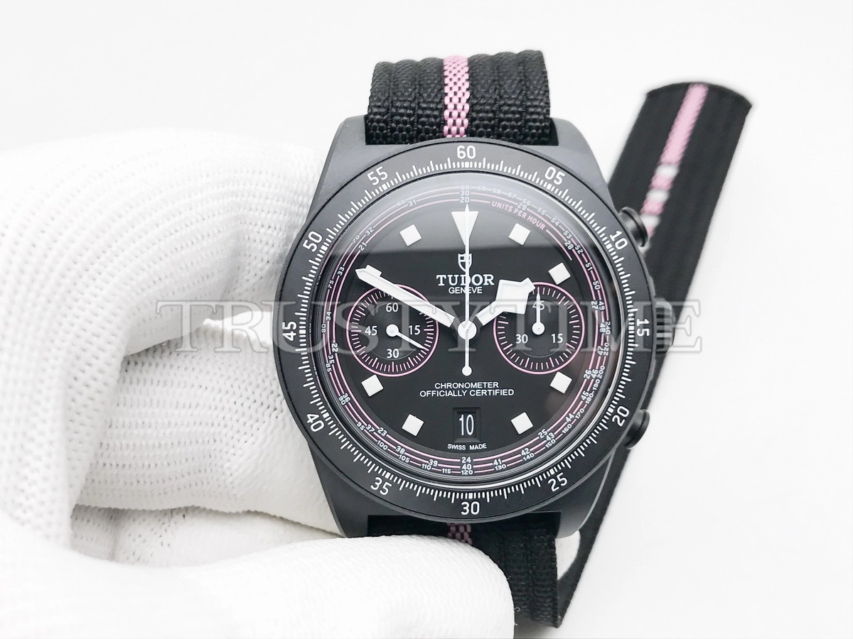 Копия часов Tudor Pelagos FXD Chrono Pink Giro d'Italia 43mm M25827KNRS-0002