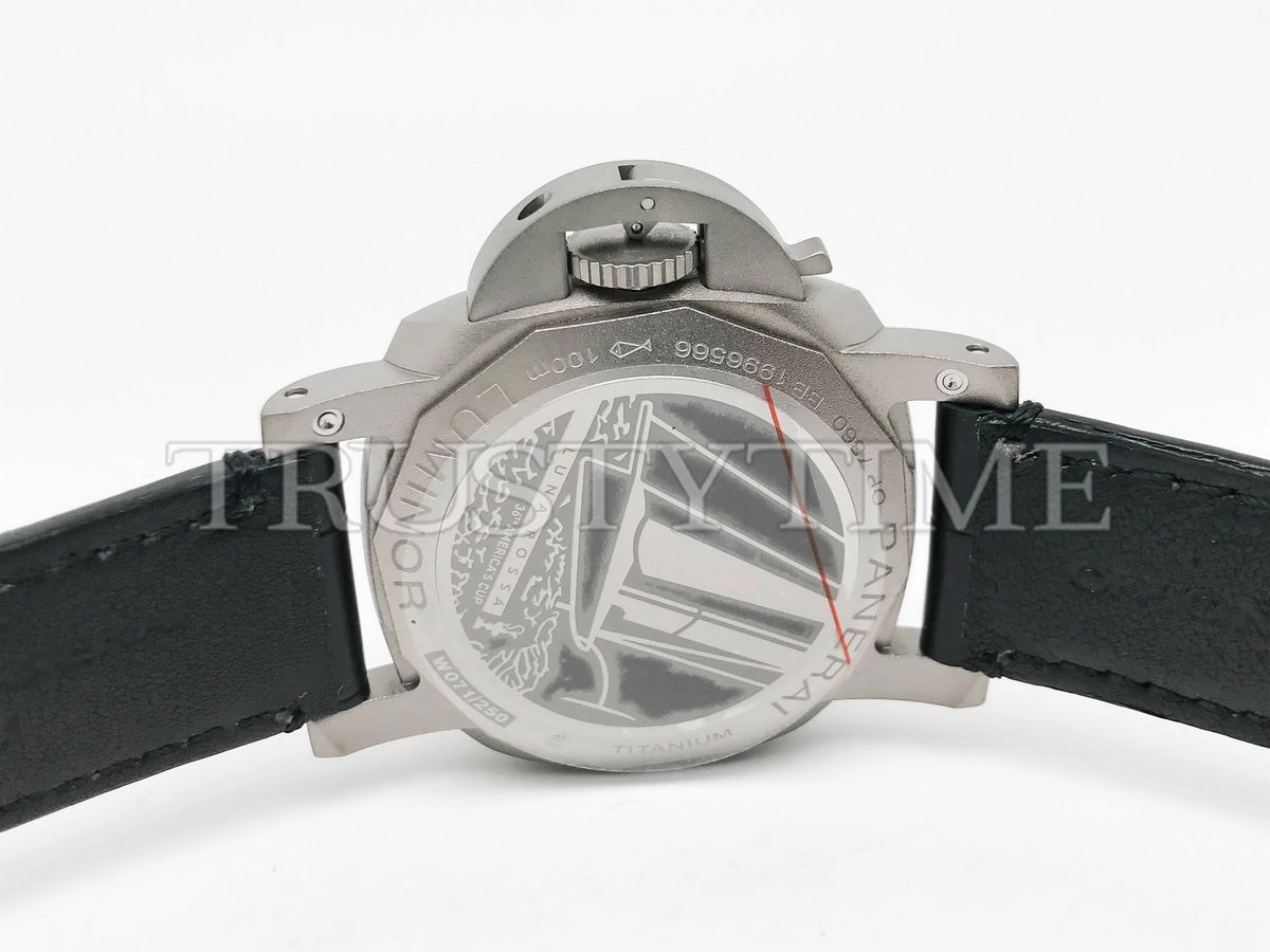 Копия часов Panerai Luminor Luna Rossa GMT 42mm PAM01096