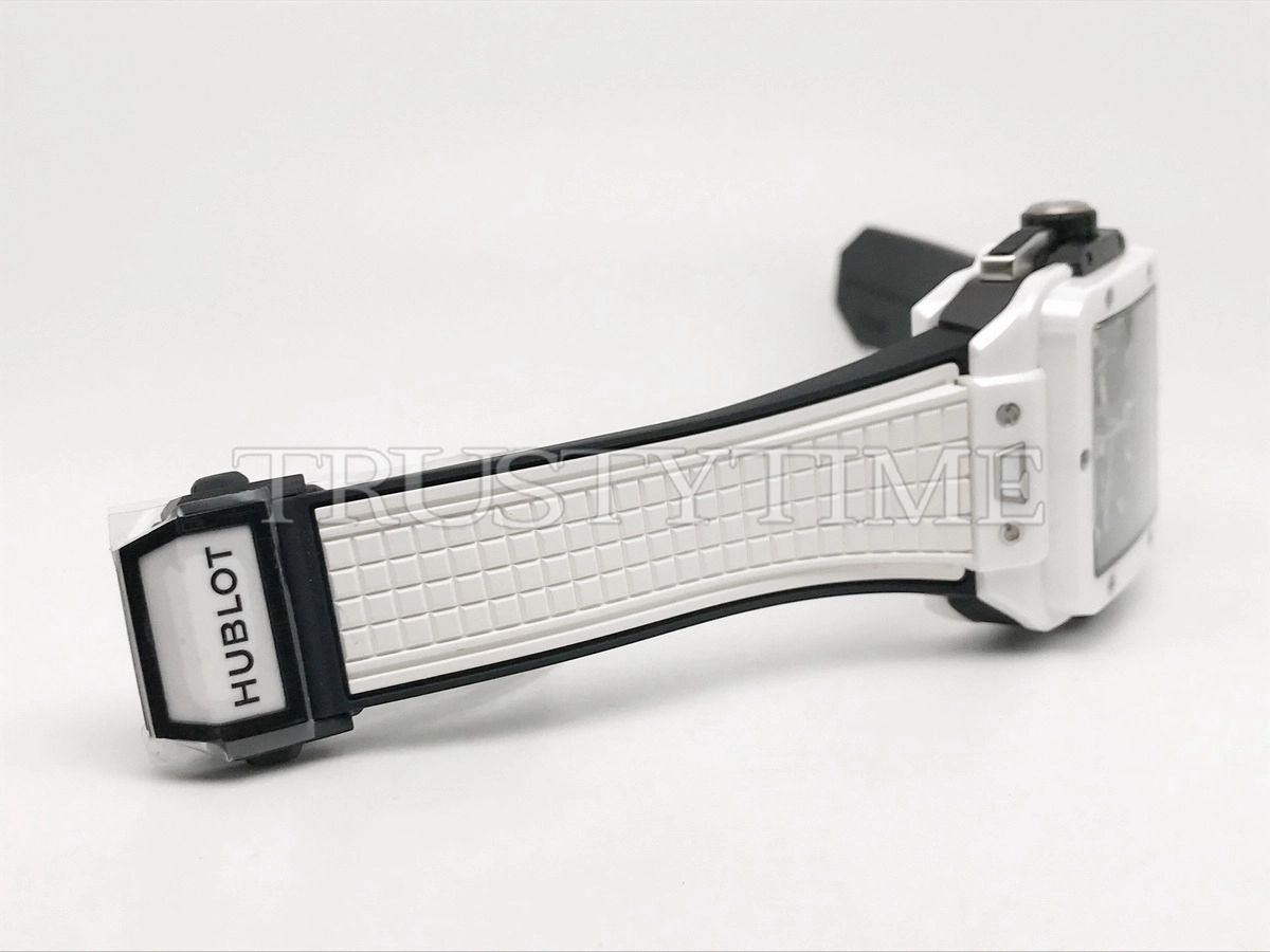 Копия часов Hublot Square Bang Unico White Ceramic 821.HX.0170.RX
