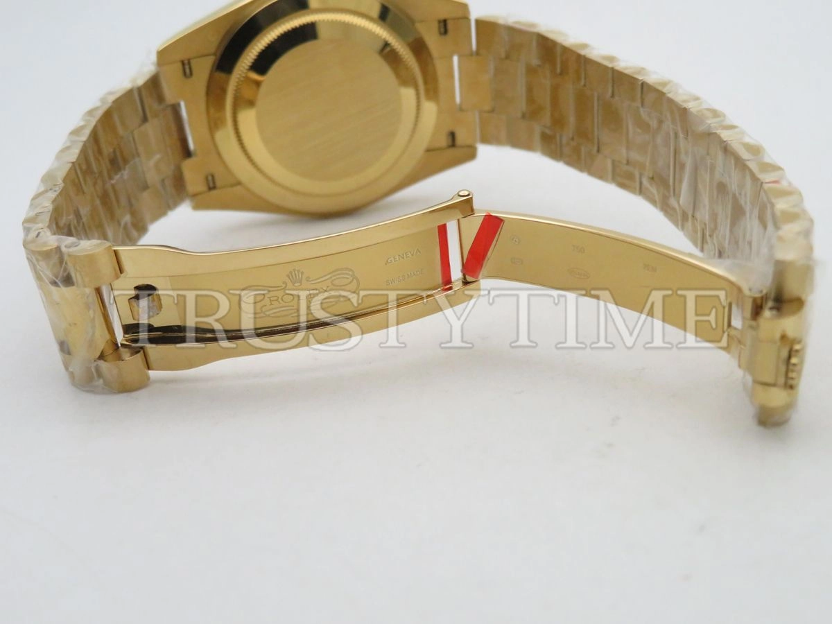 Копия часов Rolex Day-Date 40mm 228348RBR-0008