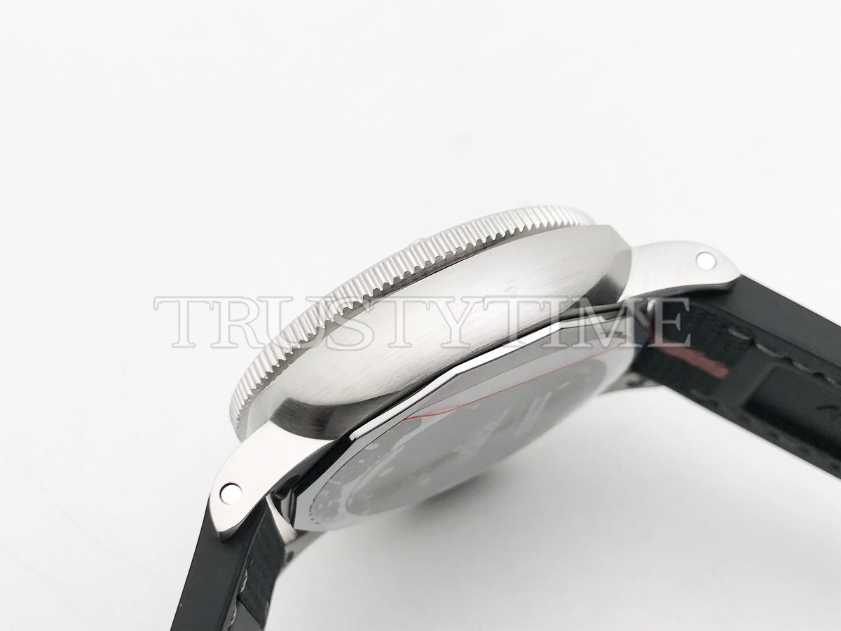 Копия часов Panerai Submersible Luna Rossa 42mm PAM01565