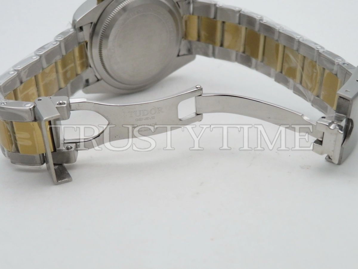 Копия часов Tudor Black Bay Chronograph S&G 41mm M79363N-0001