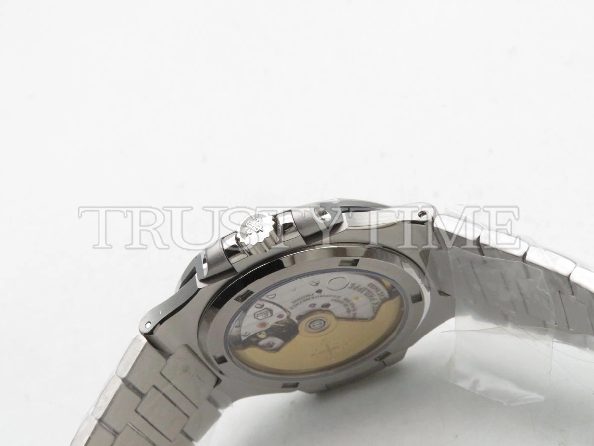 Копия часов Patek Philippe Nautilus 40mm 5711/1A-010