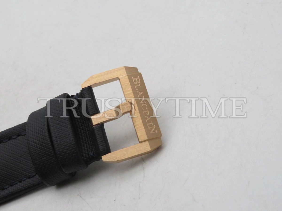 Копия часов Blancpain Fifty Fathoms Bathyscaphe 5000-36S40-O52A