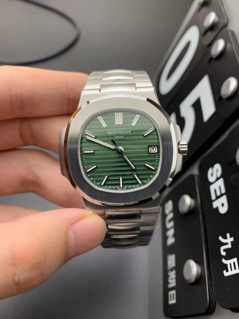 Реплика Patek Philippe Green Nautilus 5711